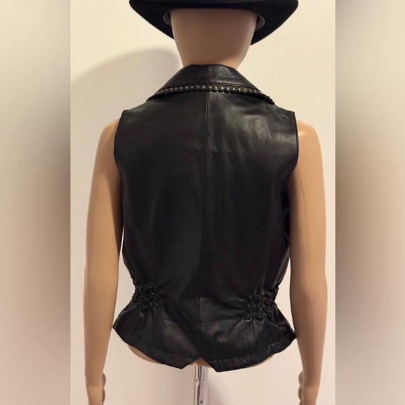 Wilson’s Leather Brand Leather Studded Vest with Floral Embroidery - Picture 2 of 9